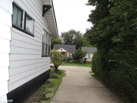 8669 Dodge, Warren, MI 48089 photo 25