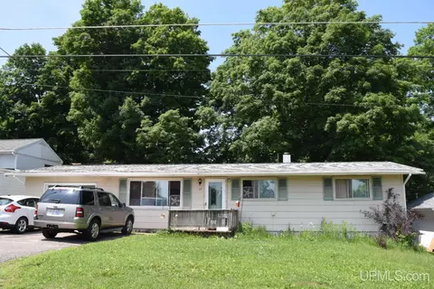 115 Stoneville, Ishpeming, MI 49849