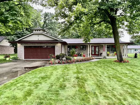 2775 Clairmount Dr, Saginaw, MI 48603