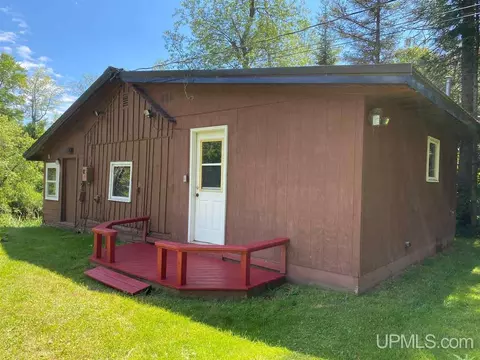 7186 Mahogany, Republic, MI 49879