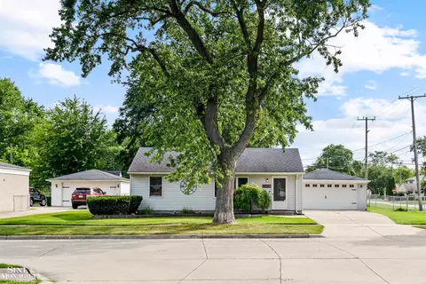 23716 Talbot, Saint Clair Shores, MI 48082