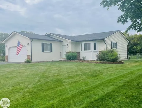 908 Nautical, Marine City, MI 48039