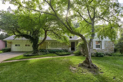 210 Superior, Saginaw, MI 48602