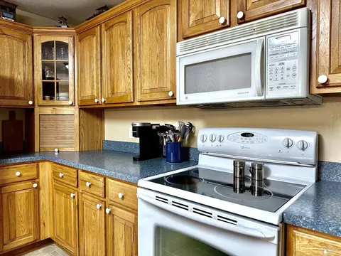 1142 Eagle, Temperance, MI 48182 photo 18
