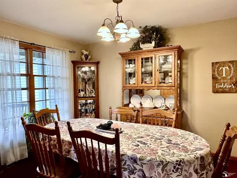 1142 Eagle, Temperance, MI 48182 photo 11