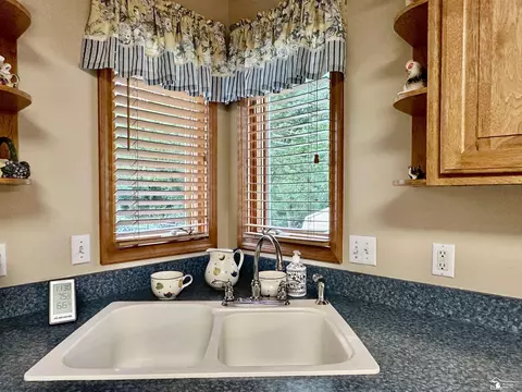 1142 Eagle, Temperance, MI 48182 photo 19