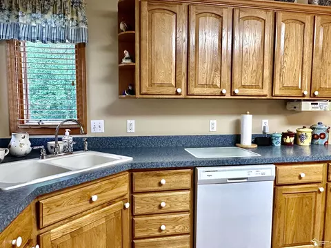 1142 Eagle, Temperance, MI 48182 photo 20