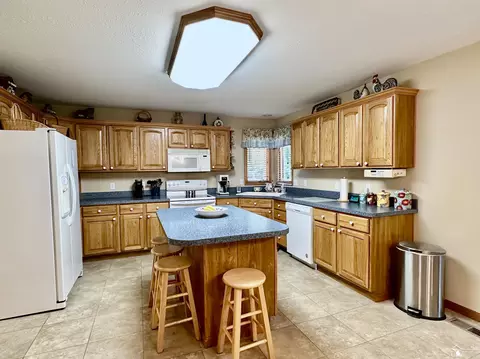 1142 Eagle, Temperance, MI 48182 photo 16