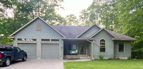 7601 Summit 1955, Gladstone, MI 49837