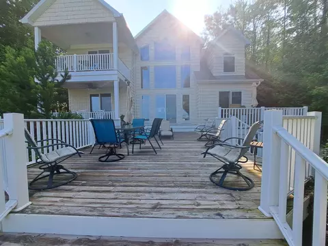 21 E Lakeshore, Hope, MI 48628