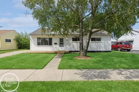 26629 Dale, Roseville, MI 48066