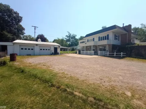 3387 Carson, Adrian, MI 49221