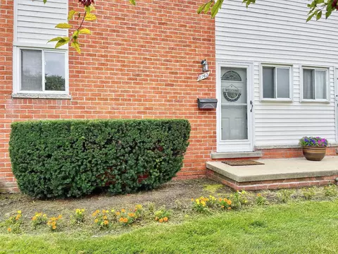 8742 Kaltz, Center Line, MI 48015
