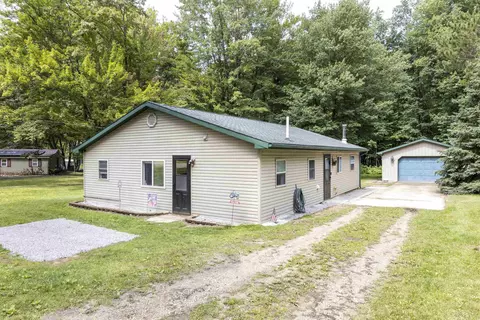 5922 Woodland, Lake, MI 48622