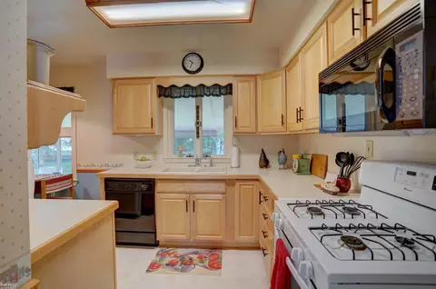 309 Schillman, Flushing, MI 48433 photo 7