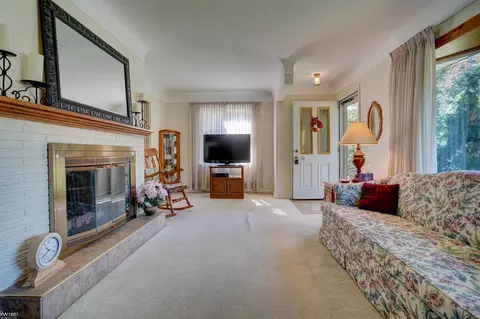 309 Schillman, Flushing, MI 48433 photo 3