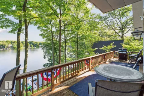 6133 White Sands, Otter Lake, MI 48464