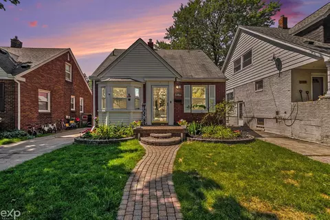 24849 Landau, Center Line, MI 48015