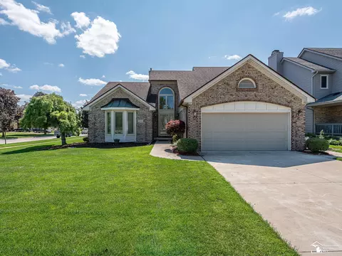 201 Armitage, Monroe, MI 48162