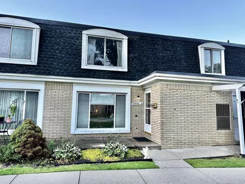 29720 City Center Dr # 3, Warren, MI 48093