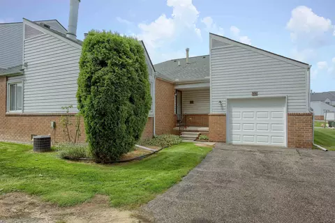 713 Gordon Circle Ct, Saint Clair Shores, MI 48081