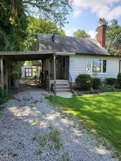 19530 Wallace, Roseville, MI 48066