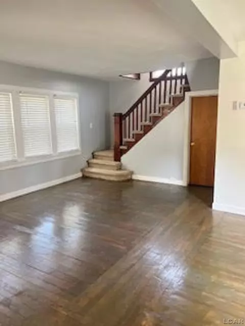 1016 E Maple, Adrian, MI 49221 photo 2