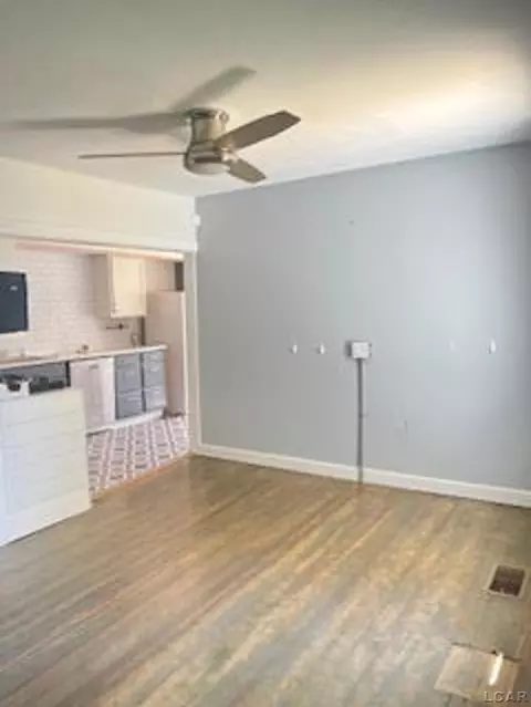 1016 E Maple, Adrian, MI 49221 photo 7