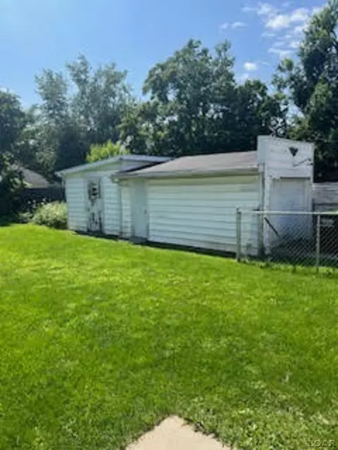1016 E Maple, Adrian, MI 49221 photo 18