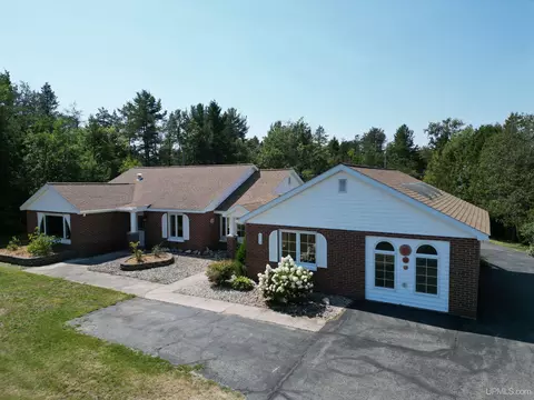 522 Chippewa, Manistique, MI 49854