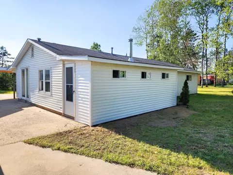 4258 Dan, Harrison, MI 48625 photo 2