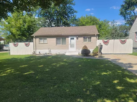 18623 Hazelwood, Roseville, MI 48066