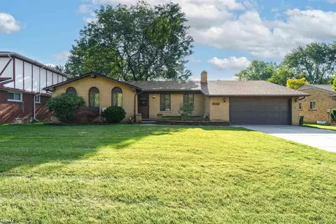 42170 Malbeck, Sterling Heights, MI 48314