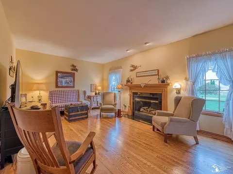 2855 E Country, Monroe, MI 48162 photo 7