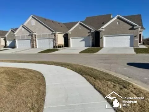 827 Plum Vlg UNIT 47, Monroe, MI 48161