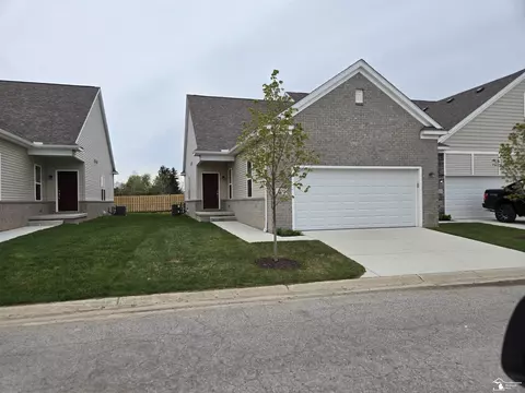 809 Plum Vlg UNIT 56, Monroe, MI 48161