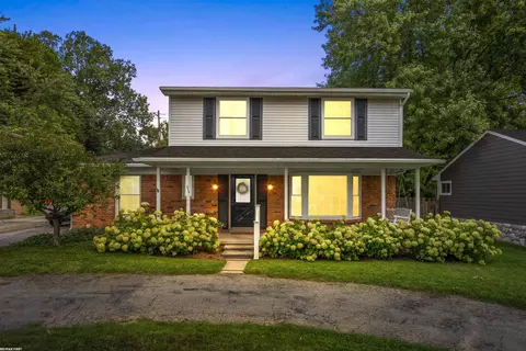 373 Red Oak, Rochester Hills, MI 48307