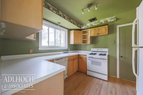 1048 Vernier, Grosse Pointe Woods, MI 48236 photo 8