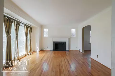 1048 Vernier, Grosse Pointe Woods, MI 48236 photo 5