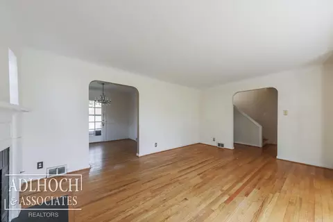 1048 Vernier, Grosse Pointe Woods, MI 48236 photo 4