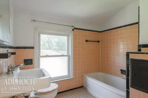 1048 Vernier, Grosse Pointe Woods, MI 48236 photo 12