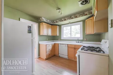 1048 Vernier, Grosse Pointe Woods, MI 48236 photo 9