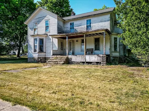 271 E Main, Farwell, MI 48622