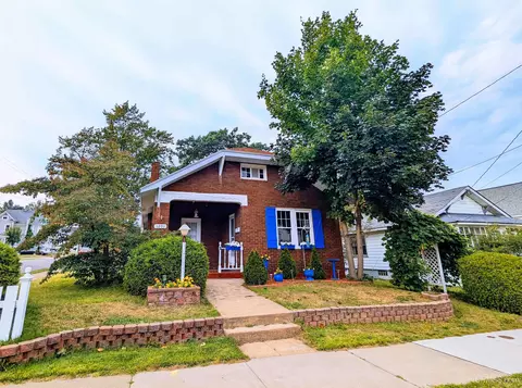 1201 N Front, Marquette, MI 49855