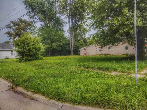 2103 Bancroft, Saginaw, MI 48601