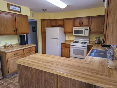 850 Tony S, Ishpeming, MI 49849 photo 9