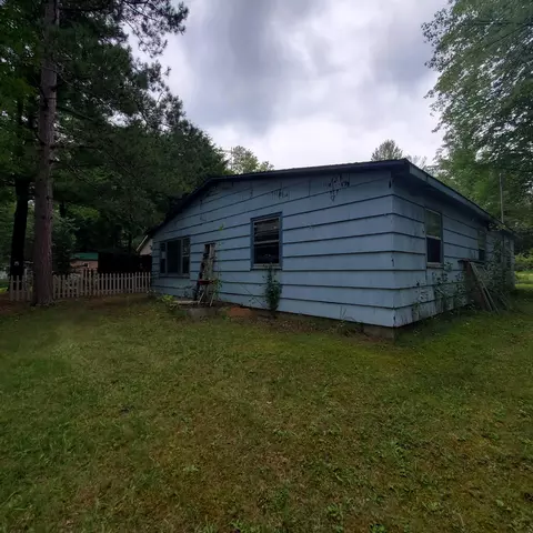 1947 E Riv, Beaverton, MI 48612 photo 3