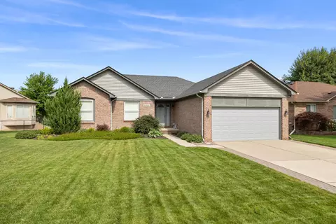 52111 Defever Ln, Chesterfield, MI 48047