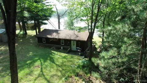 2147 Regina, Florence, WI 54121