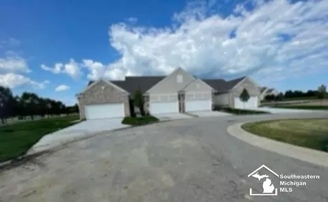 811 Plum Vlg UNIT 55, Monroe, MI 48161